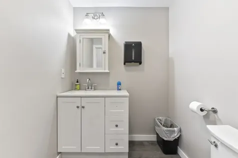 2204 Woodbury Avenue Newington NH 03801