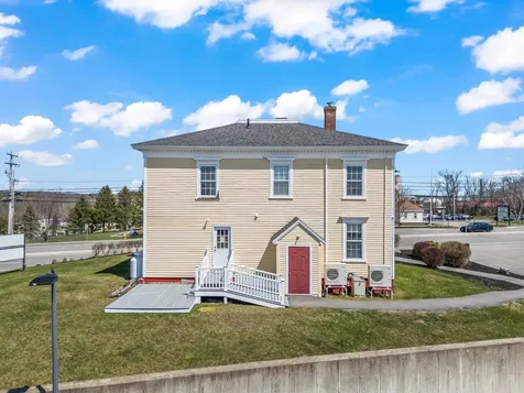 2204 Woodbury Avenue Newington NH 03801