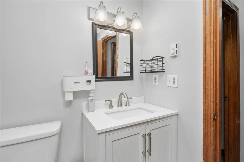 30 Perkins Street Milford NH 03055