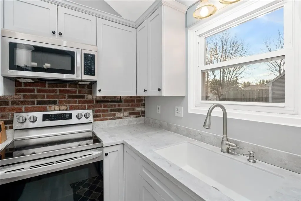 30 Perkins Street Milford NH 03055