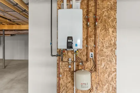 435 Commodore Drive Vergennes VT 05491