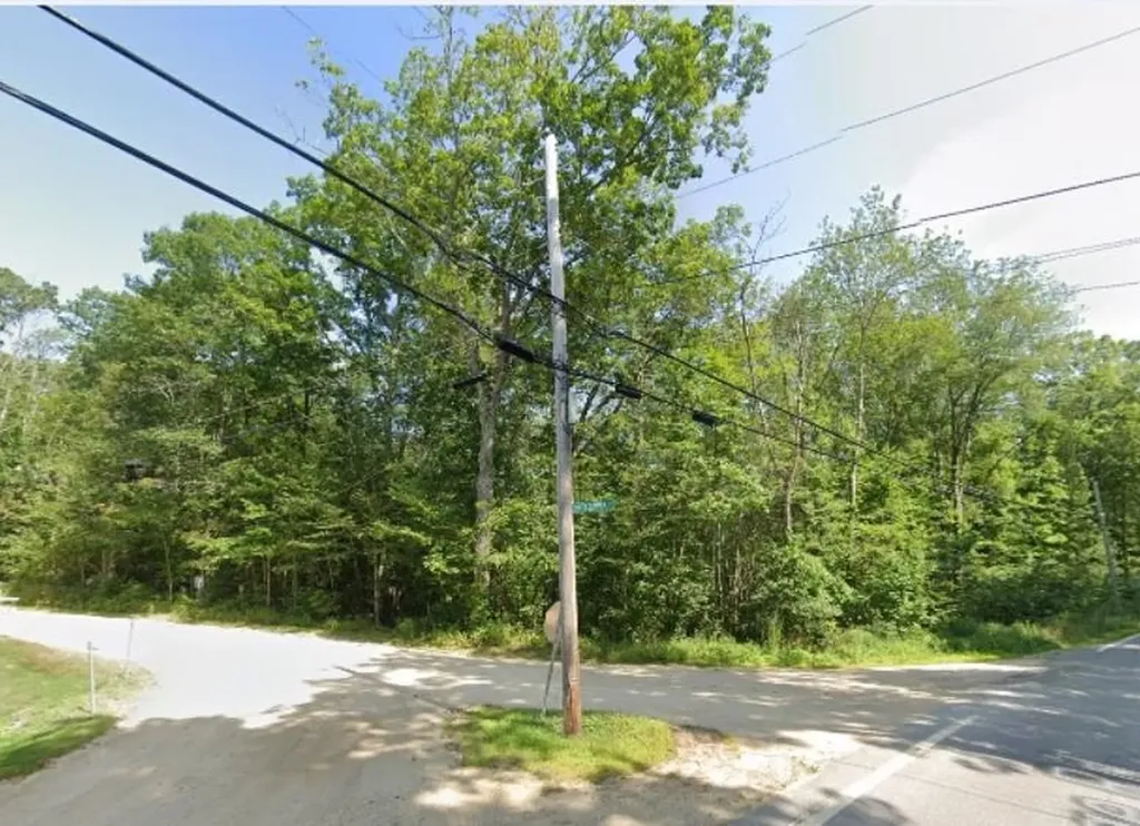 152 S Summer Street Nottingham NH 03290