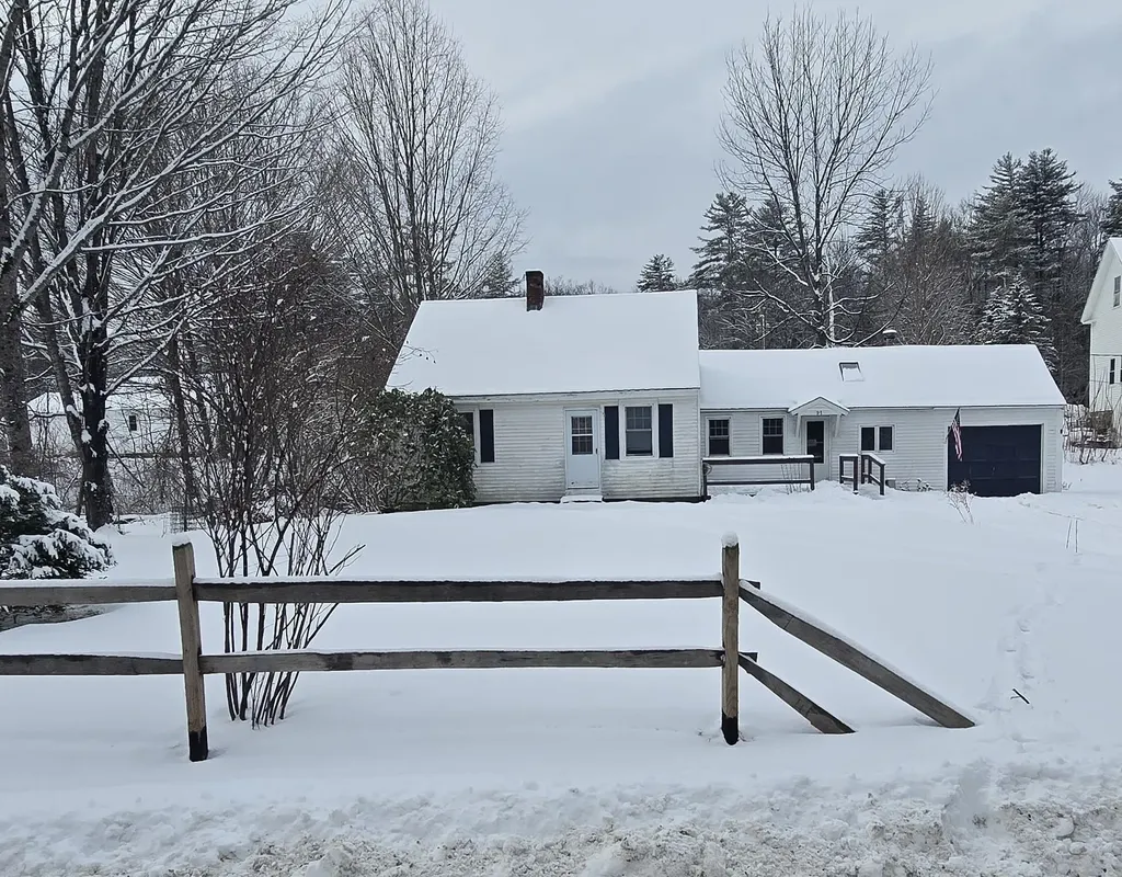 91 Water Street Rumney NH 03266
