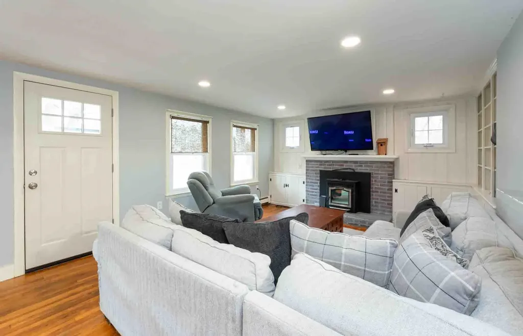 49 Jaffrey Road Peterborough NH 03458