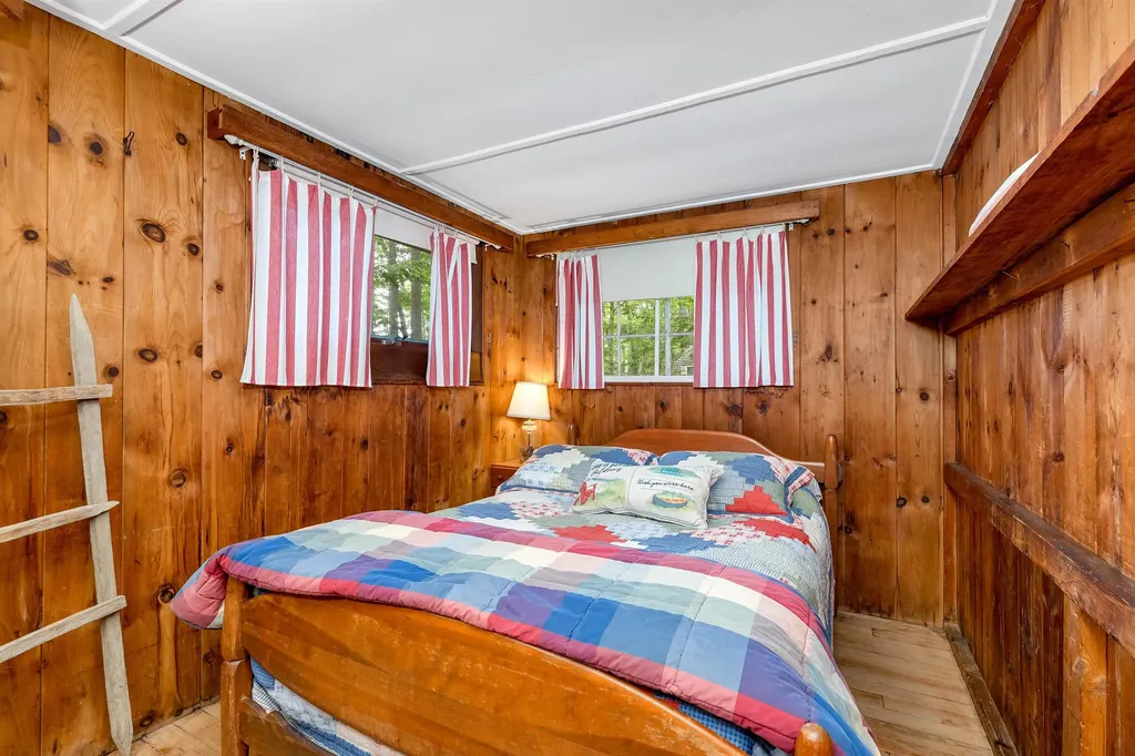 19 Governor Wentworth Highway Tuftonboro NH 03853