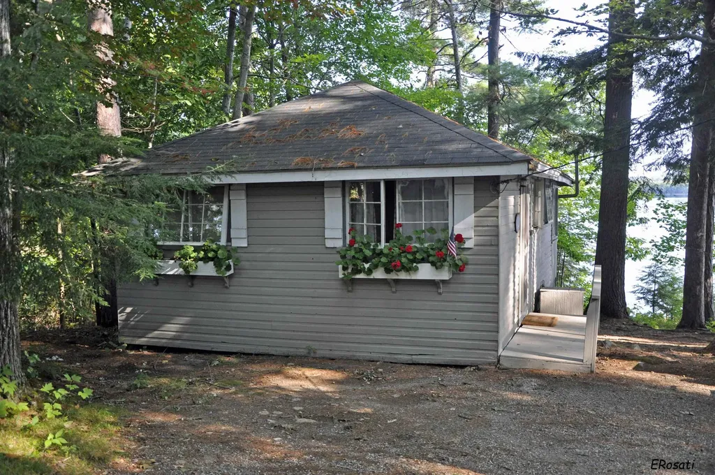 19 Governor Wentworth Highway Tuftonboro NH 03853