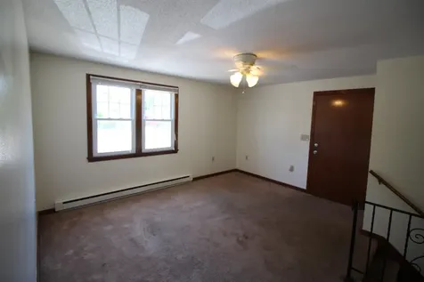 84 Franklin Street Derry NH 03038