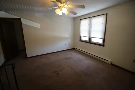 84 Franklin Street Derry NH 03038