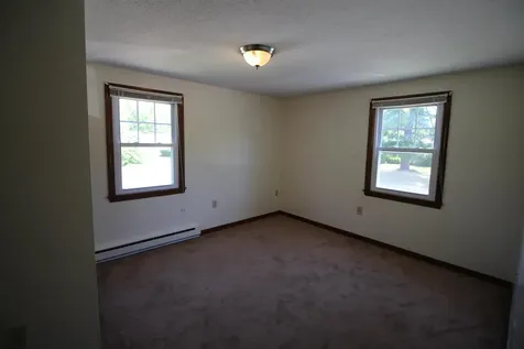 84 Franklin Street Derry NH 03038