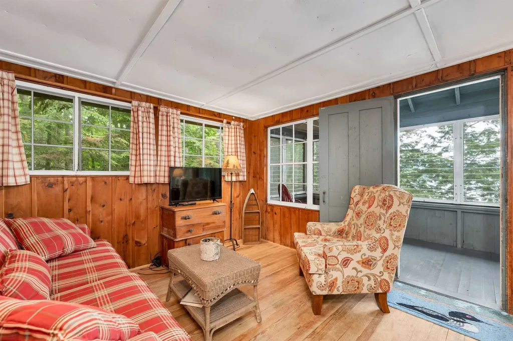 19 Governor Wentworth Highway Tuftonboro NH 03853