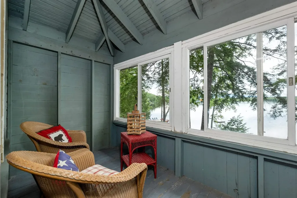 19 Governor Wentworth Highway Tuftonboro NH 03853