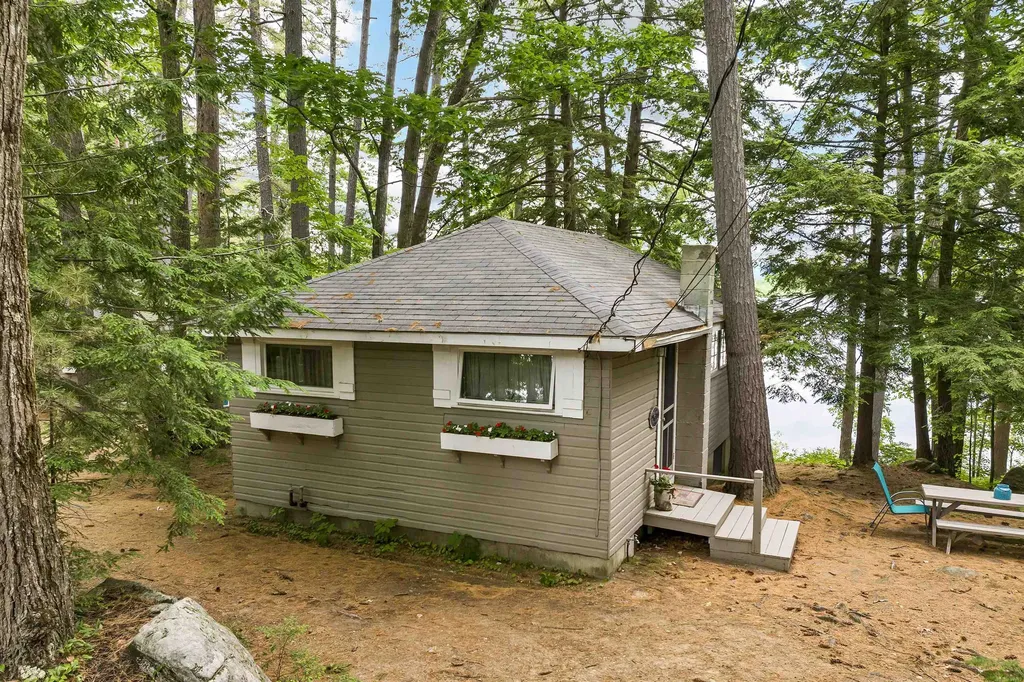 19 Governor Wentworth Highway Tuftonboro NH 03853