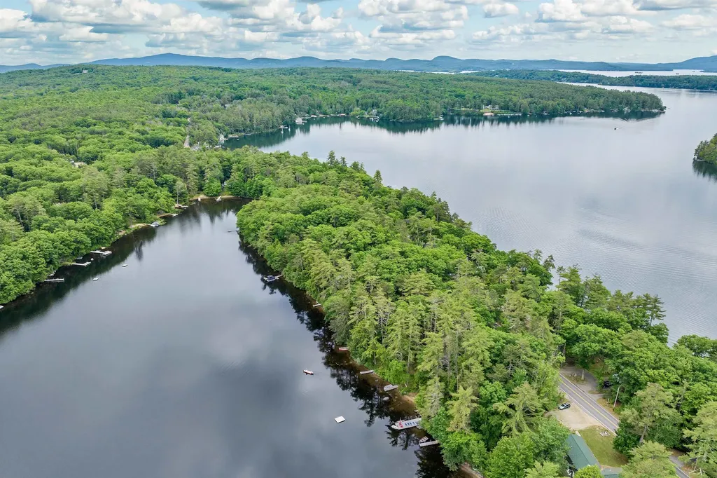 19 Governor Wentworth Highway Tuftonboro NH 03853