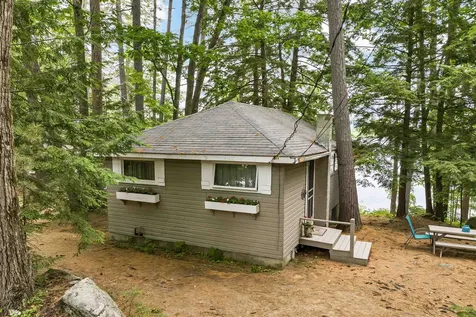 19 Governor Wentworth Highway Tuftonboro NH 03853