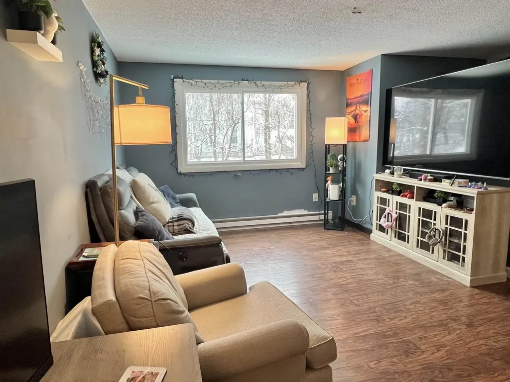 206 Calef Road Manchester NH 03103