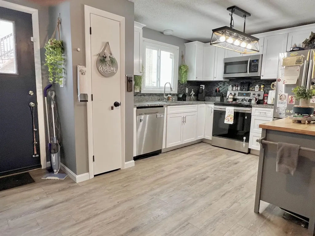 206 Calef Road Manchester NH 03103