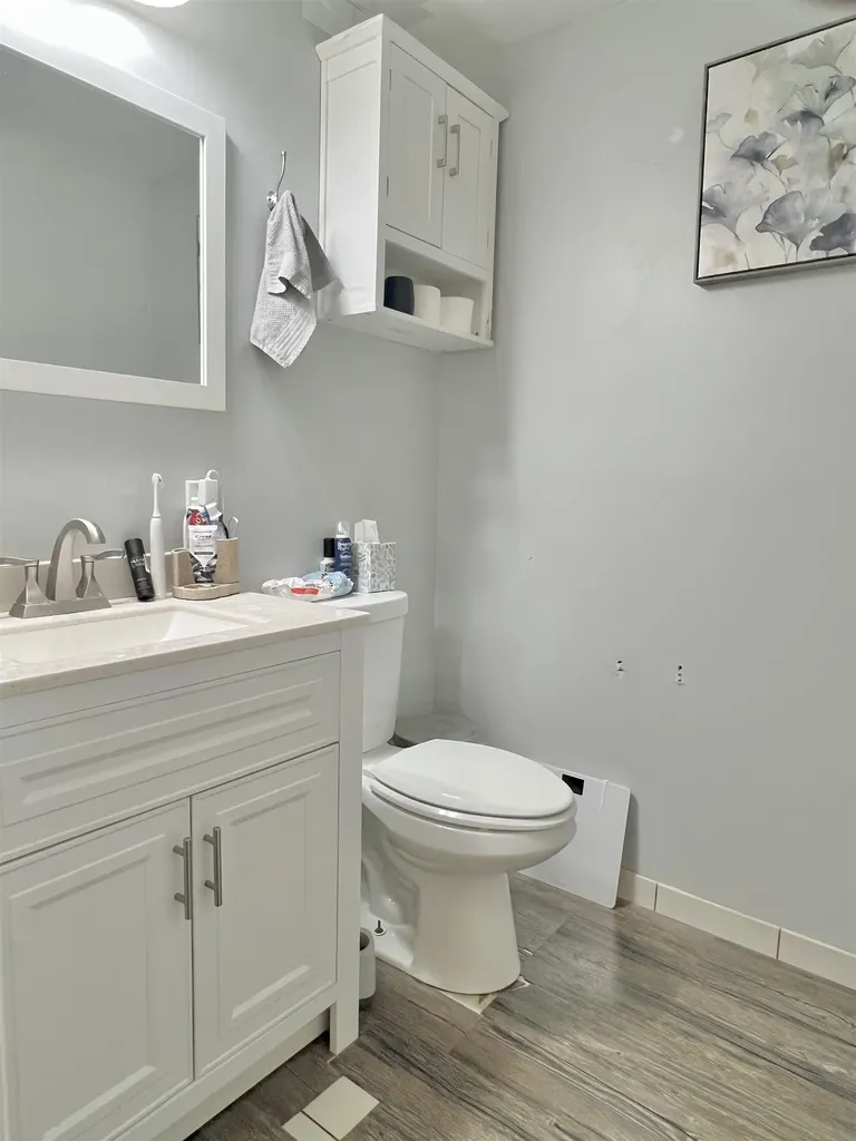 206 Calef Road Manchester NH 03103