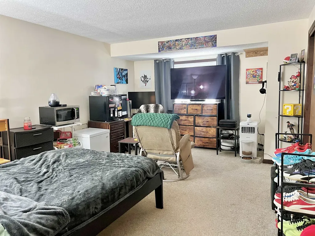 206 Calef Road Manchester NH 03103