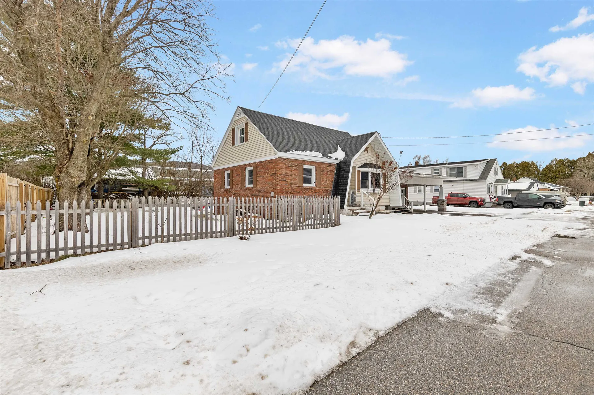 Berlin NH, 23 Countryside Avenue