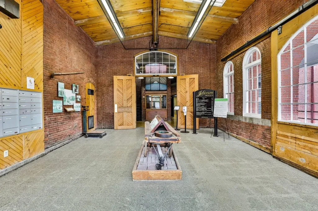 670 North Commercial Street Manchester NH 03101