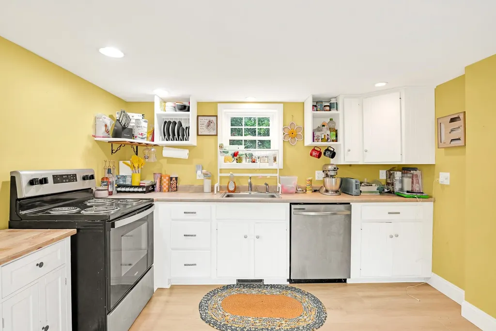 191 Main Street Alton NH 03809