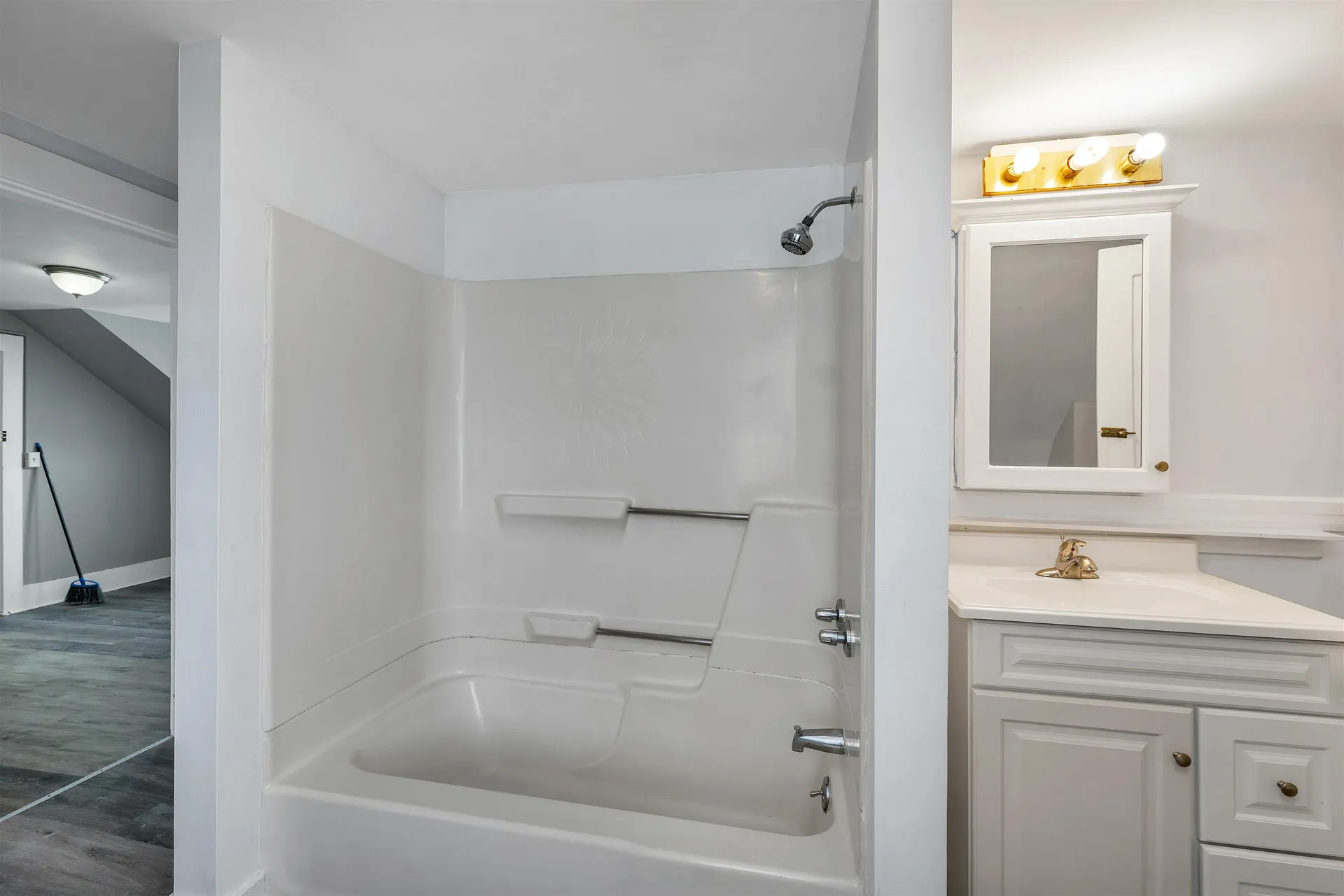 3 Keeble Street Plymouth NH 03264