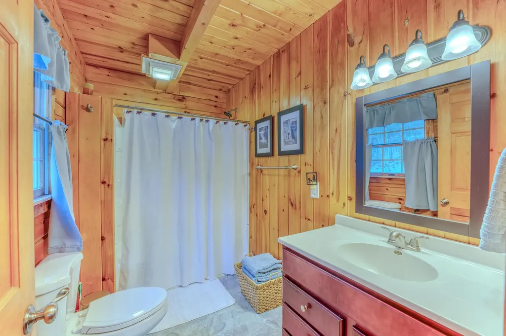 100 Quebec Road Lyman NH 03585