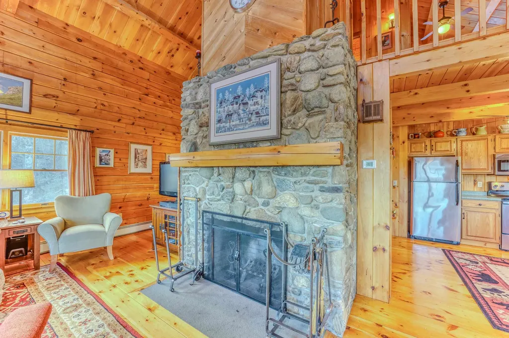 100 Quebec Road Lyman NH 03585