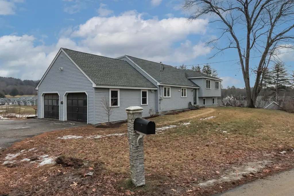 481 Woodlawn Ridge Road Pembroke NH 03275