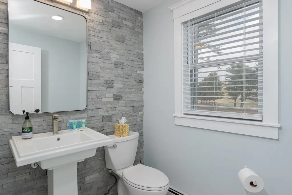 481 Woodlawn Ridge Road Pembroke NH 03275