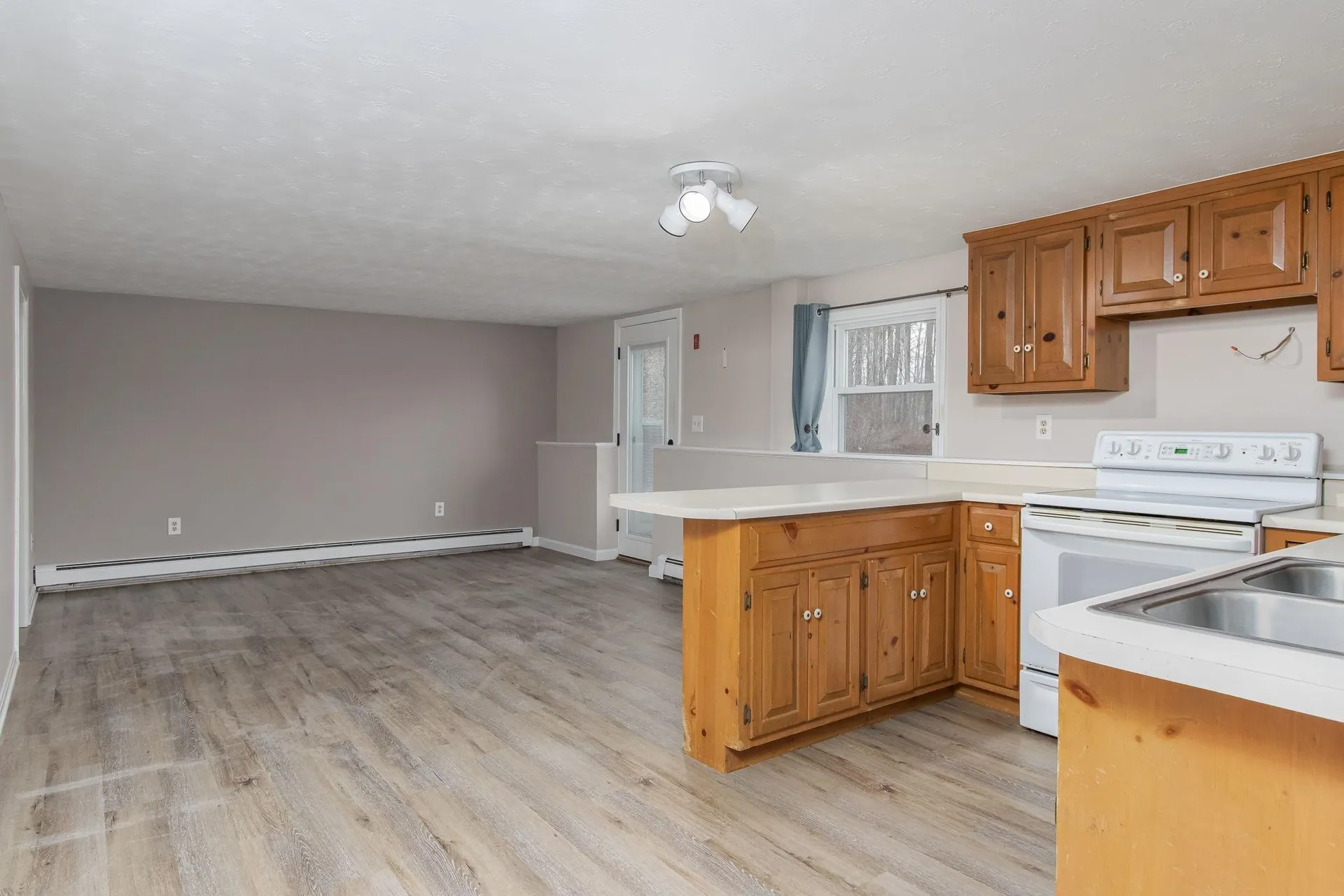 481 Woodlawn Ridge Road Pembroke NH 03275