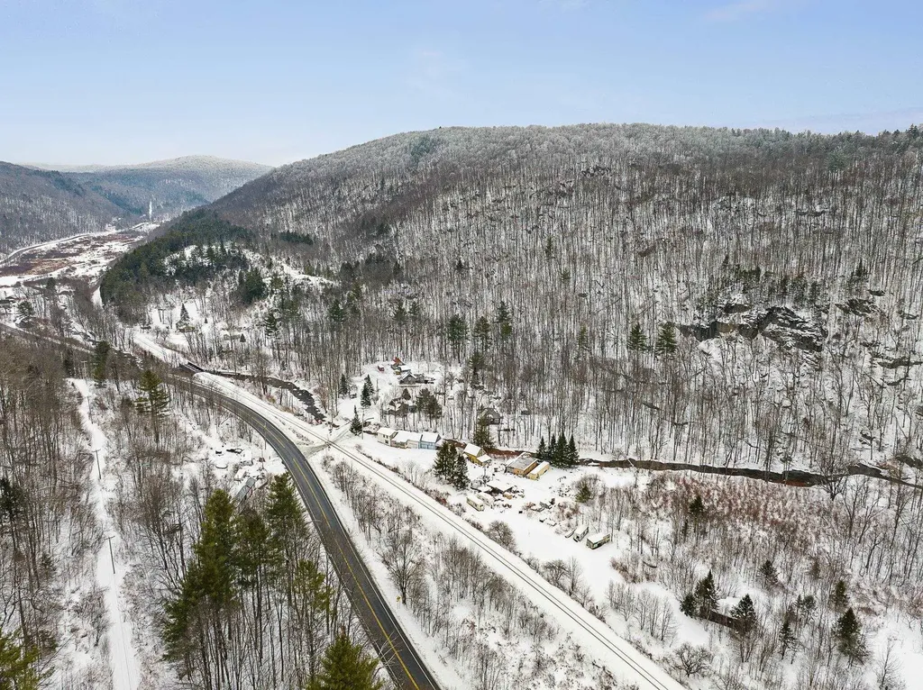 527 Vt 12 A Granville VT 05669