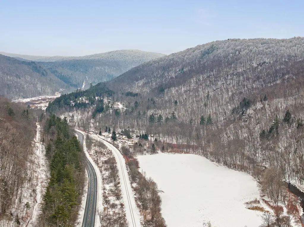 527 Vt 12 A Granville VT 05669