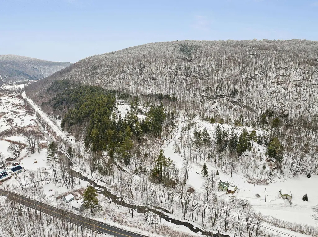 527 Vt 12 A Granville VT 05669