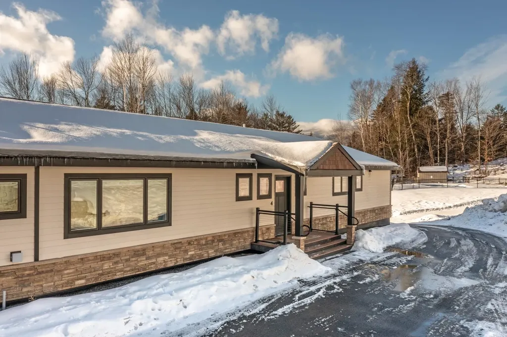 2366 Mountain Road Stowe VT 05672