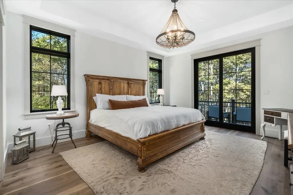 63 Commanders Helm Laconia NH 03246