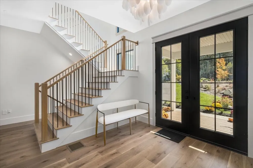 63 Commanders Helm Laconia NH 03246