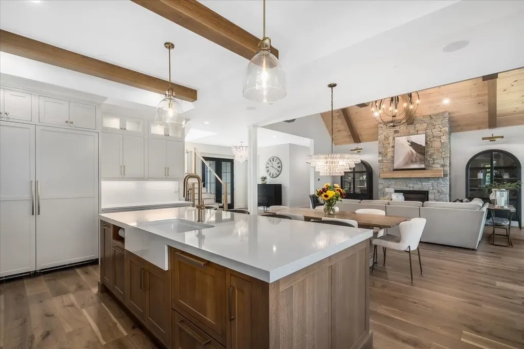 63 Commanders Helm Laconia NH 03246