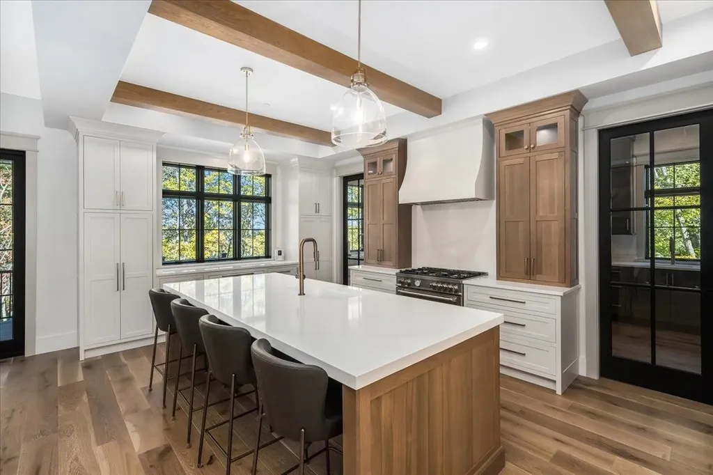 63 Commanders Helm Laconia NH 03246