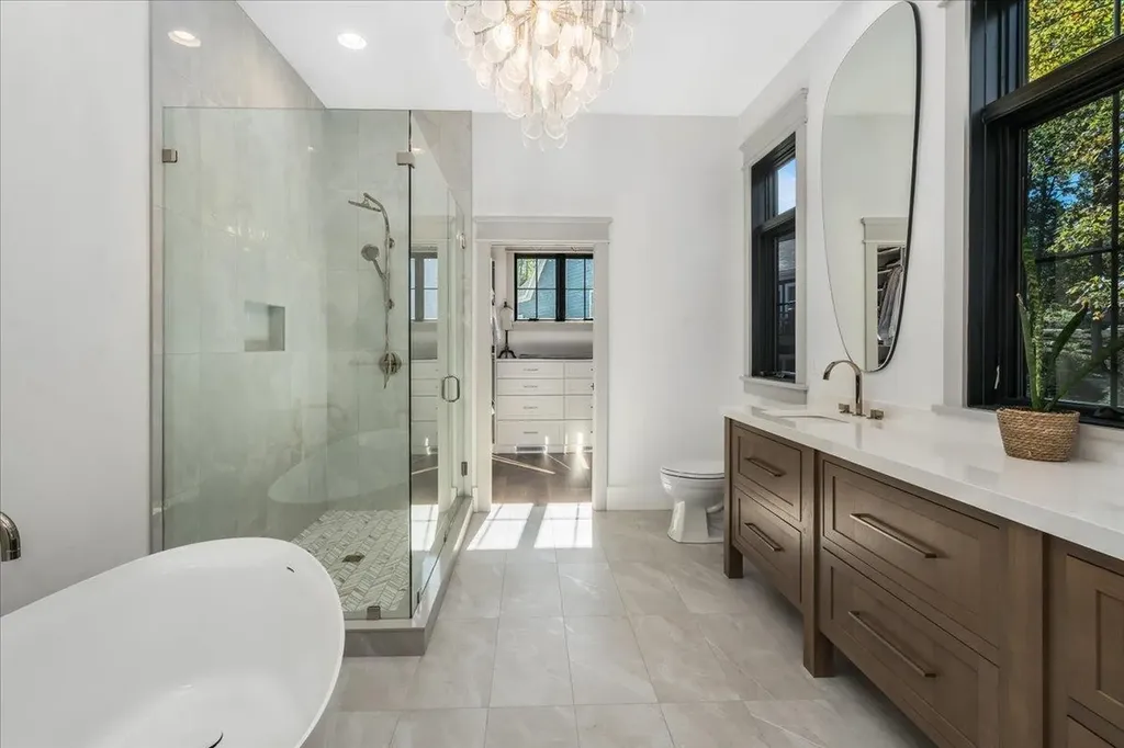 63 Commanders Helm Laconia NH 03246