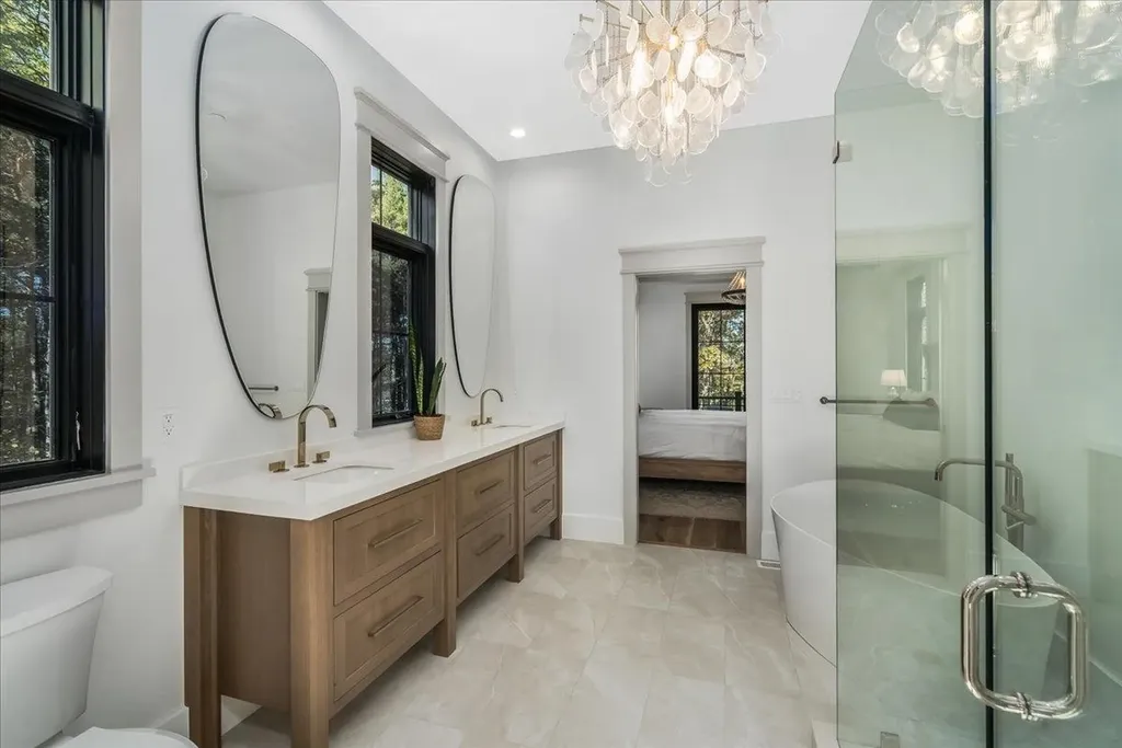 63 Commanders Helm Laconia NH 03246