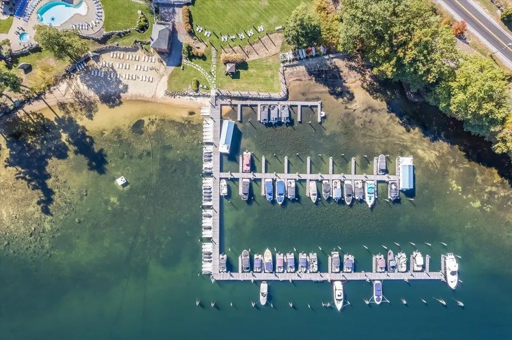 63 Commanders Helm Laconia NH 03246