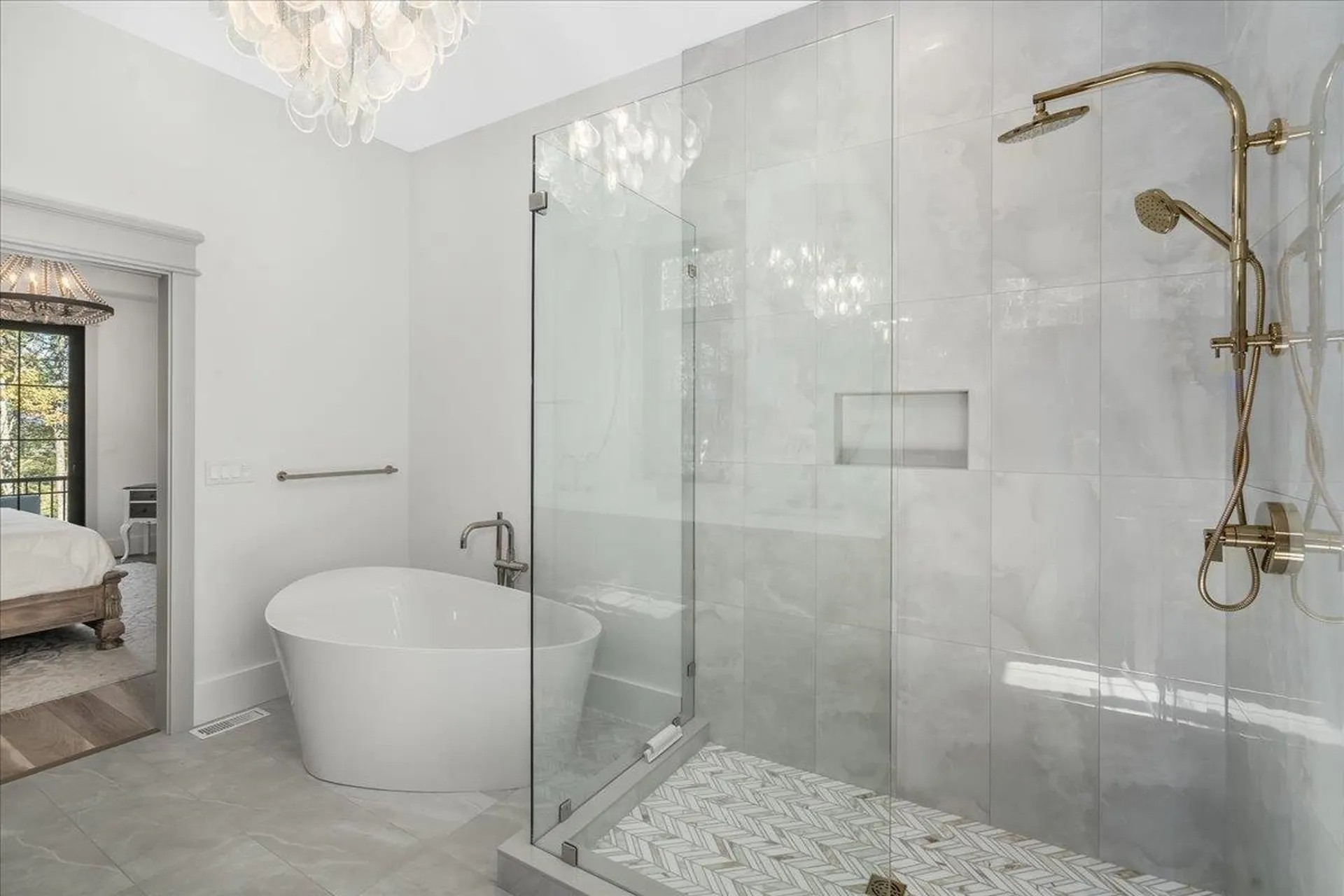 63 Commanders Helm Laconia NH 03246