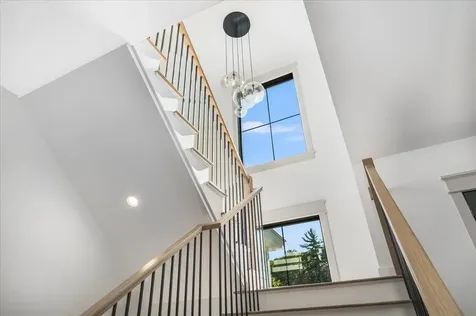 63 Commanders Helm Laconia NH 03246