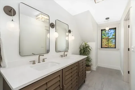 63 Commanders Helm Laconia NH 03246