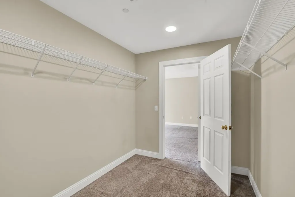 8 Deborah Lane Dover NH 03820