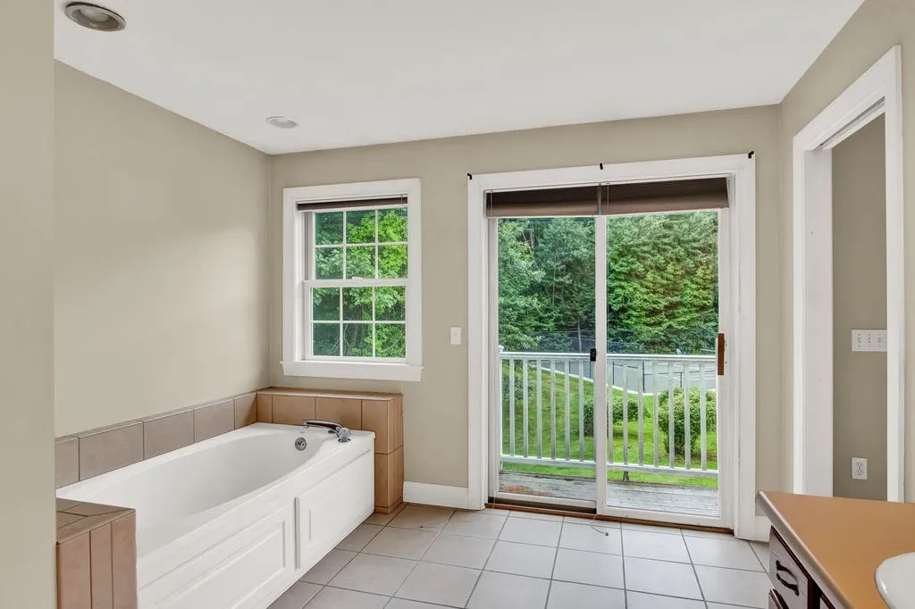 8 Deborah Lane Dover NH 03820