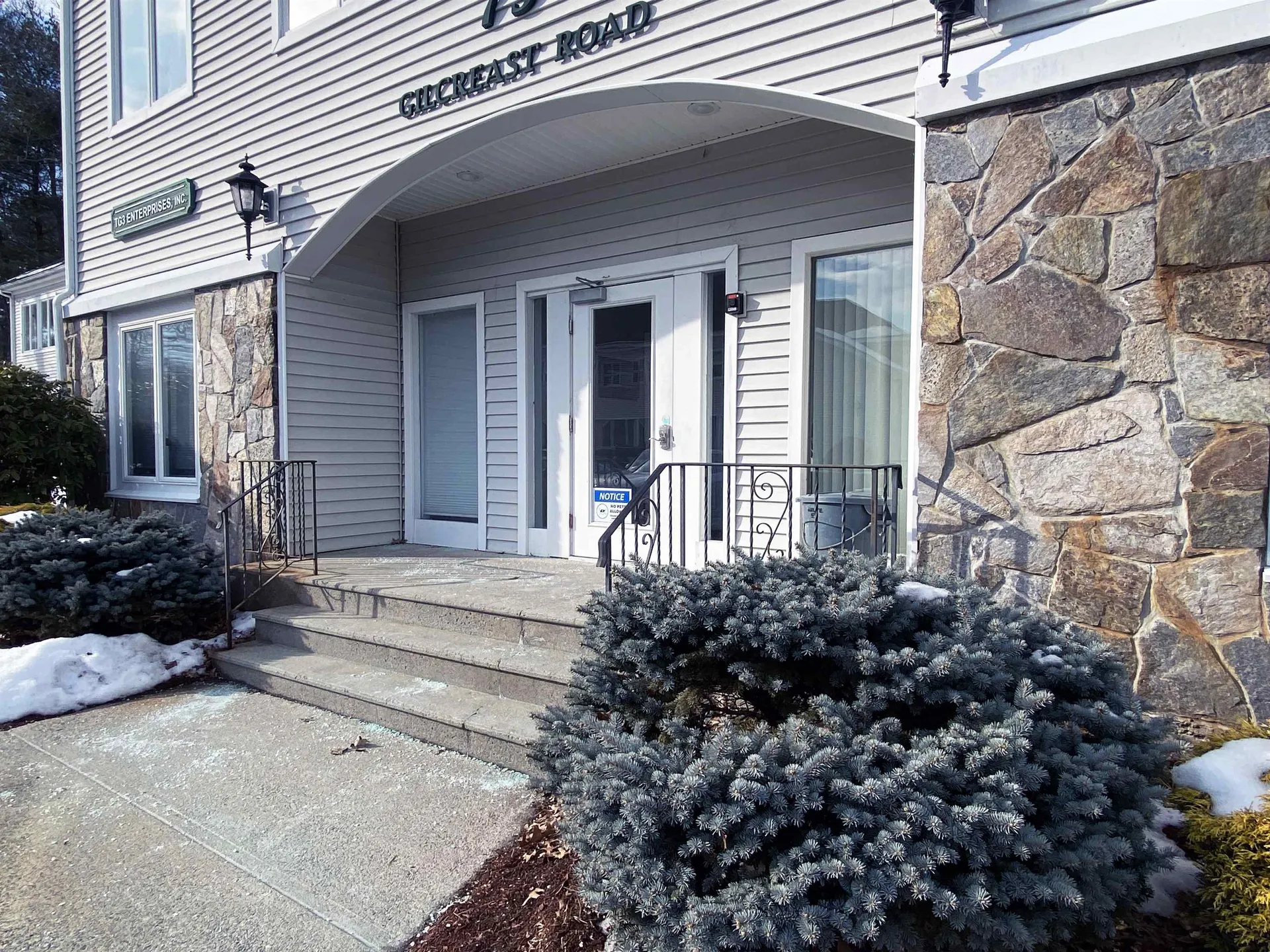 75 Gilcreast Road Londonderry NH 03053