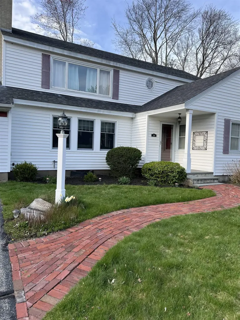 104 North Gate Road Manchester NH 03104