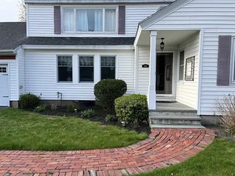 104 North Gate Road Manchester NH 03104